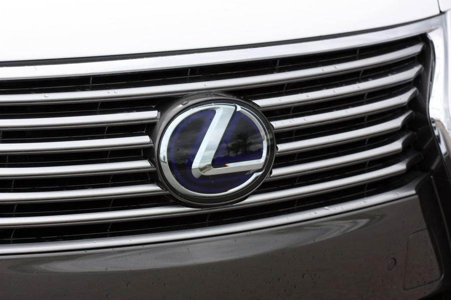  Lexus LS600h L 2013 года  (фото 19 из 45)